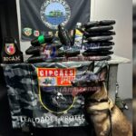 Rocam prende homem com drogas, celulares e cartões suspeitos no bairro Tarumã